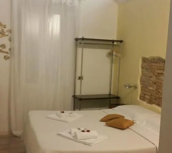 Navona First Konukevi 4*